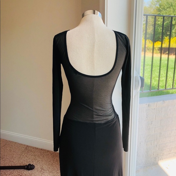 STUNNING FLOORLENGTH MESH CUTOUT EXPOSED BACKDRESS - Picture 4 of 7